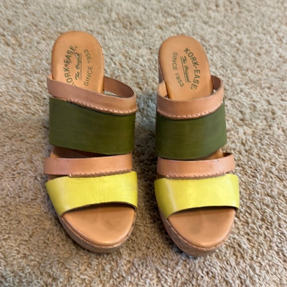 KORK-ease wedge platform heels euc
